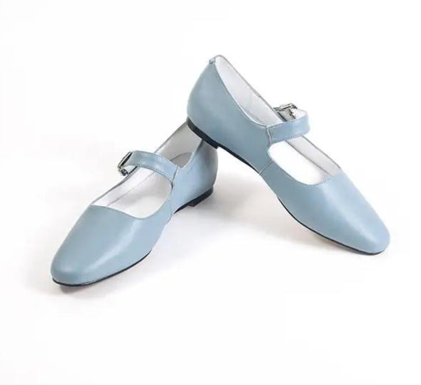 Ballerines Mary Janes en cuir souple bleu avec boucle, parfaites pour un style élégant | SuzzaneMarket