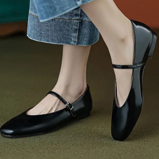 Mary Janes cuir lisse brillant, ballerines noires avec bride à boucle, intérieur cuir. Parfaites pour un style élégant |SuzzaneMarket.