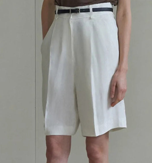 Bermuda en lin blanc, coupe droite, taille haute, poches latérales, à porter au quotidien | SuzzaneMarket