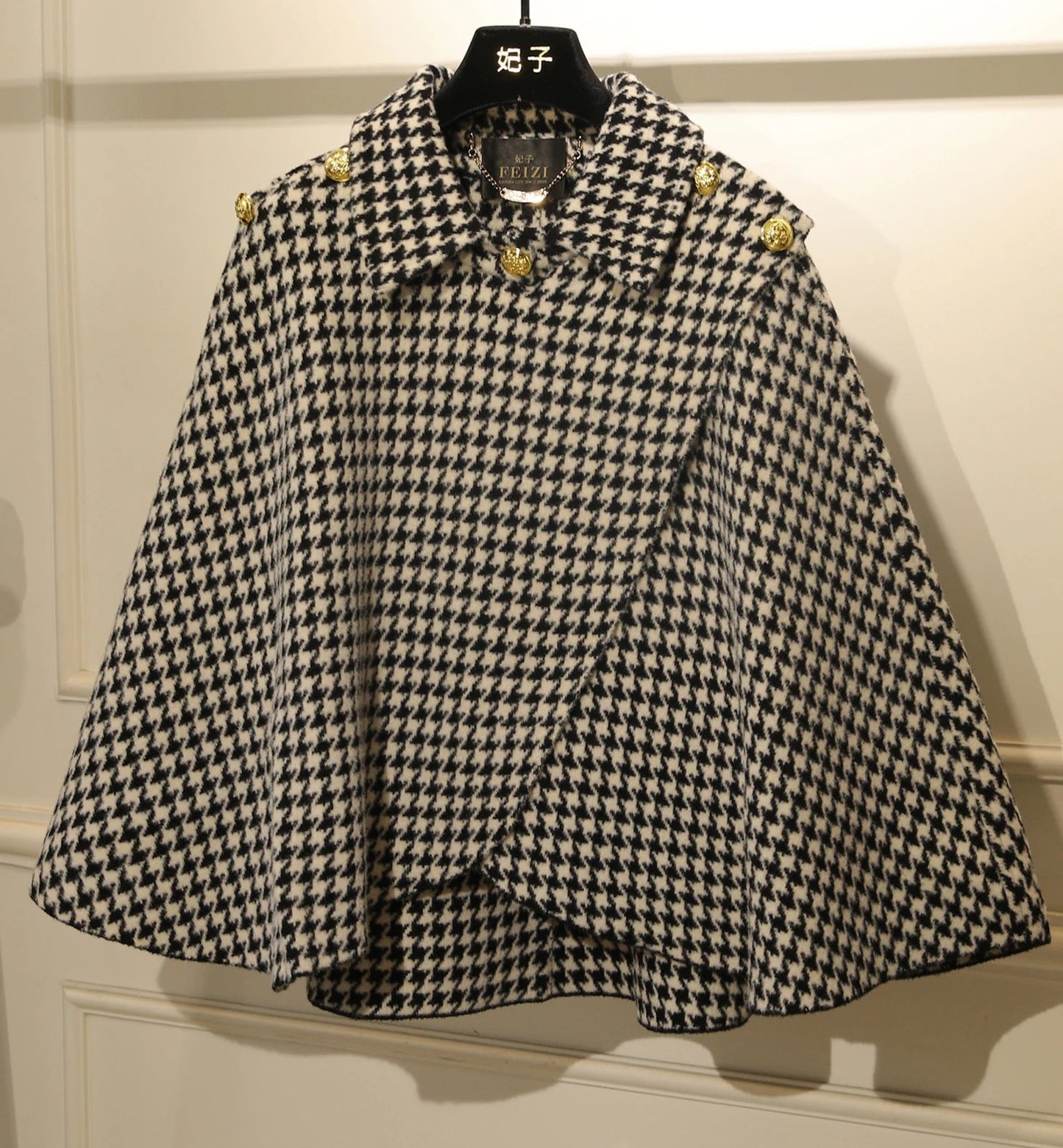 Cape Laine Asymétrique en laine mélangée avec boutons dorés, motif pied-de-poule - 4 couleurs | SuzzaneMarket