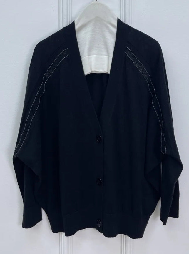 Cardigan en tricot noir avec col V, manches raglantes, et détails en strass | SuzzaneMarket