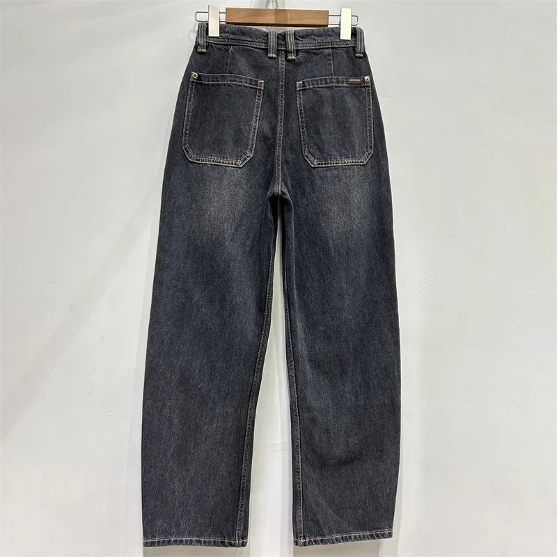 High-waisted large banana jeans in medium thickness, featuring a loose fit and knee seams | SuzzaneMarket