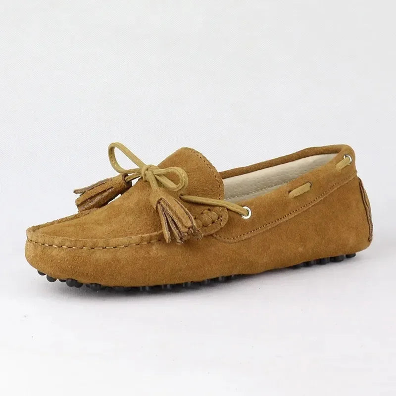 Loafers en Cuir Suède marron avec pompons et noeud, souples et confortables | SuzzaneMarket