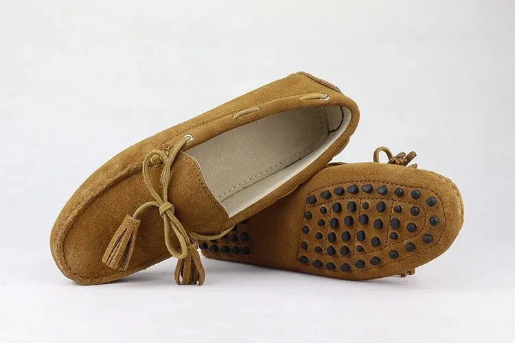 Loafers BETH2 en cuir suède marron avec pompons et semelle caoutchouc | SuzzaneMarket