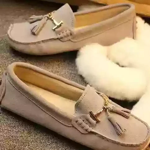 Loafers Cuir Suède LOLA2 avec pompons et boucle dorée, confort textile, 7 couleurs disponibles | SuzzaneMarket