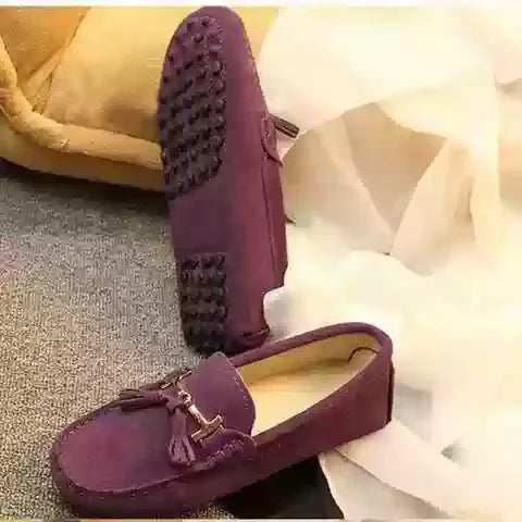 Loafers en cuir suède violet avec pompons et semelle caoutchouc |SuzzaneMarket