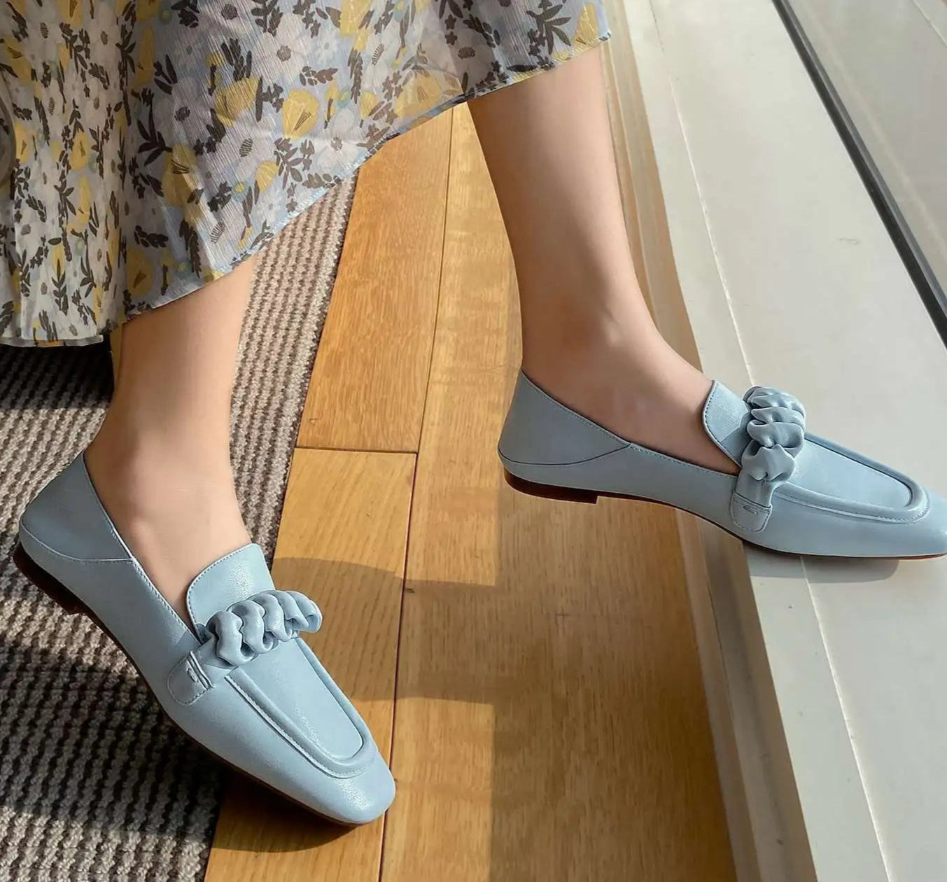 Loafers souples en cuir bleu avec tresse et petit talon, confortables et élégants | SuzzaneMarket