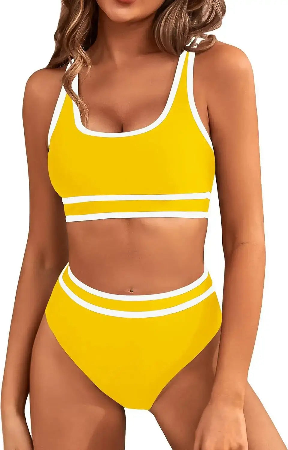 Maillot 2 pièces sport jaune avec culotte taille haute et haut à larges bandes | SuzzaneMarket