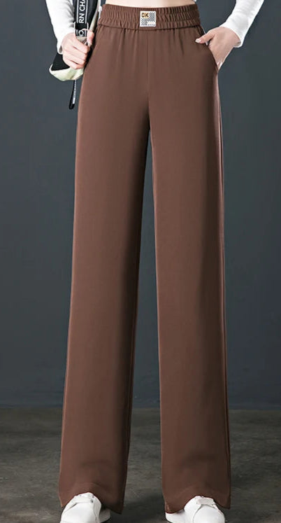Pantalon droit quotidien en marron, taille élastique, infroissable, mélange coton et stretch. |SuzzaneMarket