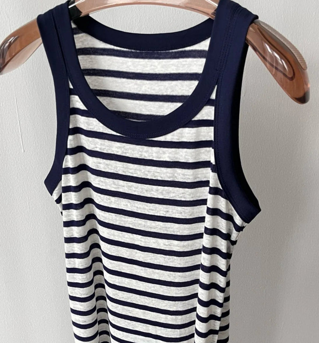 Robe débardeur tube en jersey de lin, rayures grises et bleues, coupe droite, longueur chaussures |SuzzaneMarket