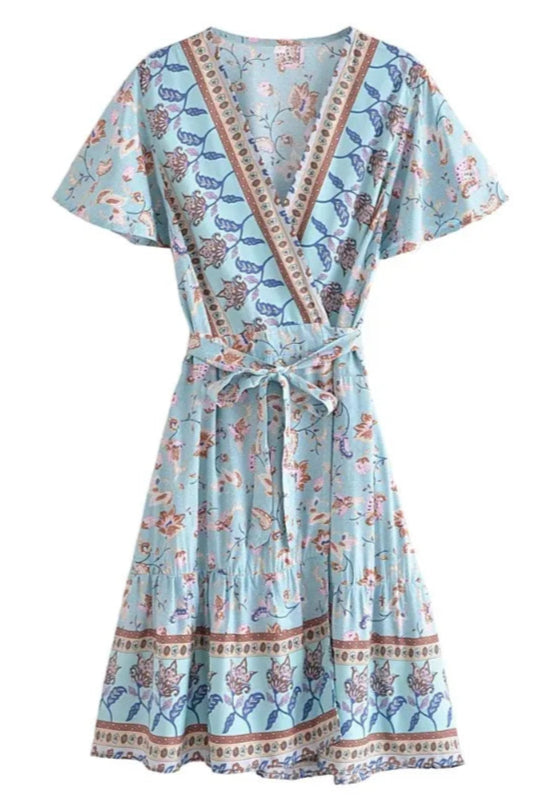 Robe Plage Bohème HAPI, robe légère à enfiler avec haut croisé et taille haute, en tissu Rayonne Modal, motif floral.