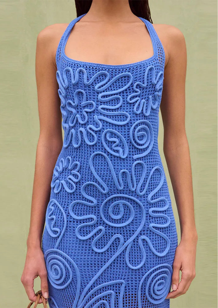 Maille Stretch Dos Nageur - HINO - Slim Tube Dress in blue with embossed floral design |SuzzaneMarket