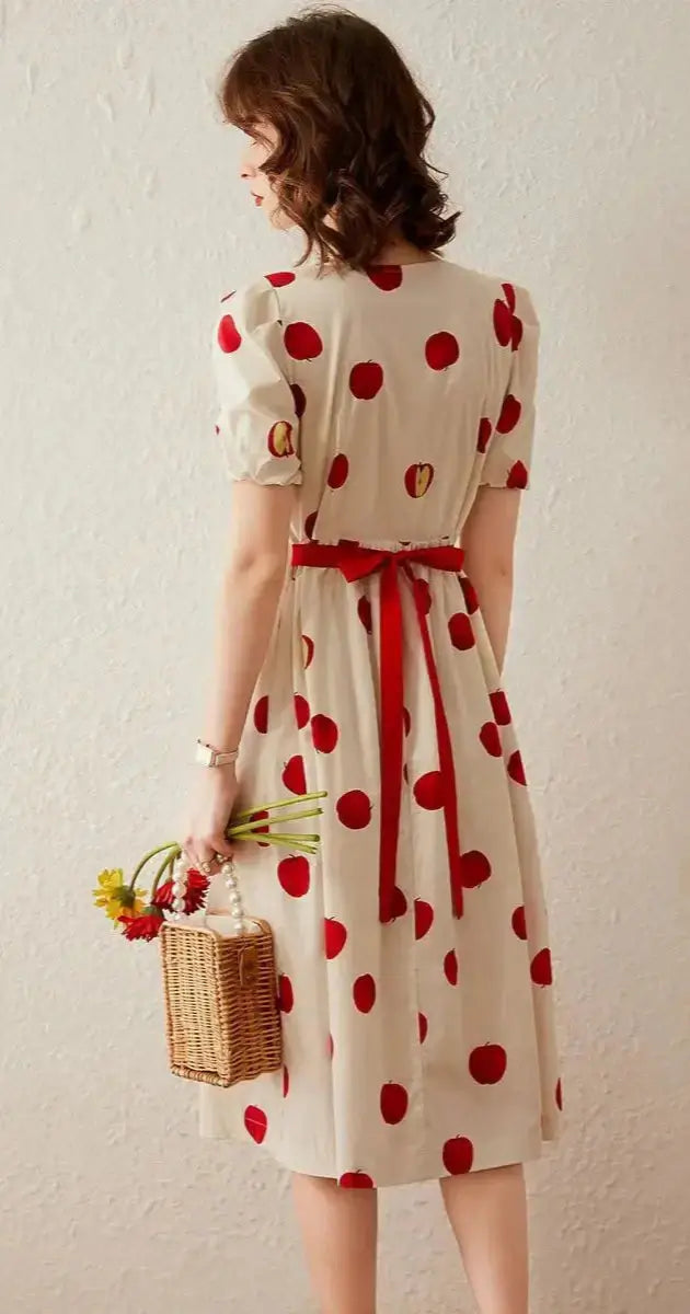 Robe Fraiche Coton à pois rouges, taille haute, manches bouffantes, parfaite pour l'été |SuzzaneMarket