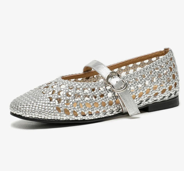 Mary Janes Cuir Soirée in silver woven leather with buckle closure |SuzzaneMarket