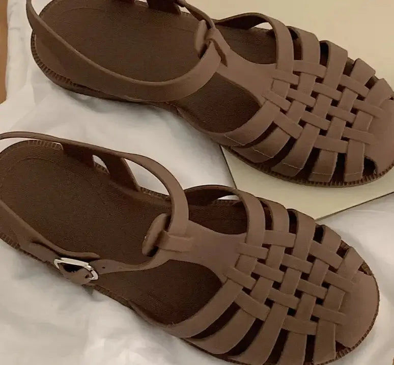 Méduses Caoutchouc Mat MIAO sandales confortables à attache boucle, couleur marron | SuzzaneMarket