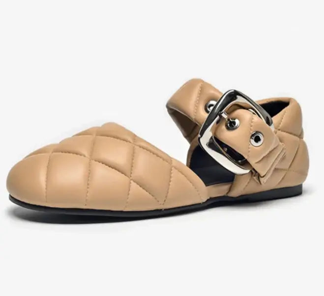 Sandales cuir matelassé MELY en beige, bout rond, large bride et boucle. Confort élégance |SuzzaneMarket