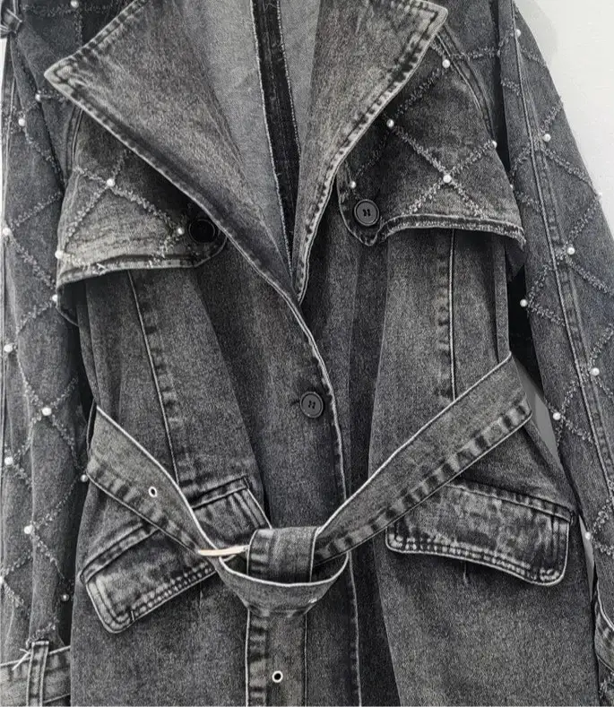 Trench jeans parements gris délavé avec broderies et ceinture nouée | SuzzaneMarket
