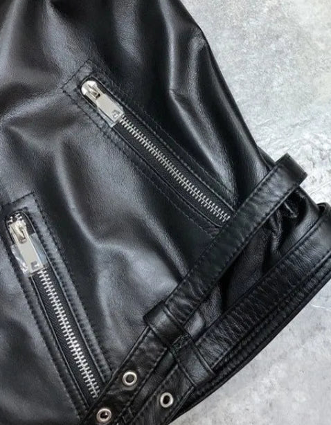 Détails de la veste biker en cuir pleine fleur, fermeture éclaire et ceinture | SuzzaneMarket