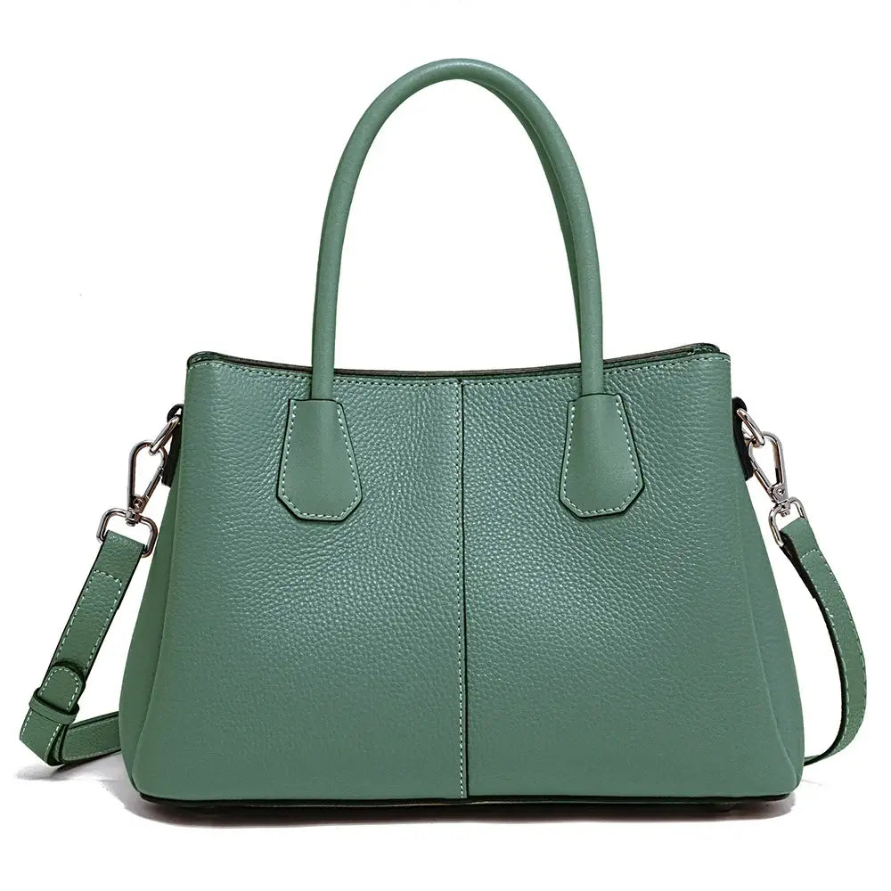 Sac Tote Cuir Grainé MILES en vert, avec grandes poches intérieures, anses et bride d'épaule, fermeture zippée.
