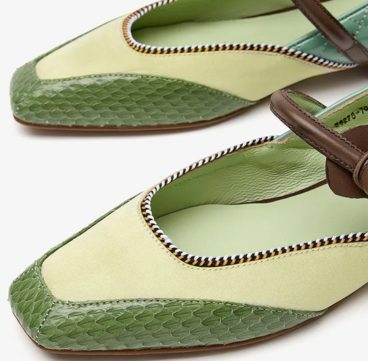 Sandales Mary Janes vert et jaune en cuir, style serpent et matelassé, avec bride en cuir. | SuzzaneMarket