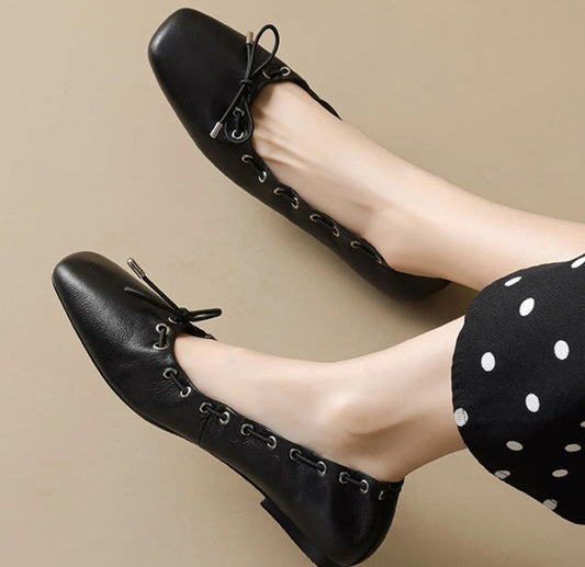 Ballerines en cuir noir ultra-souples avec cordon élastique et semelle en cuir | SuzzaneMarket