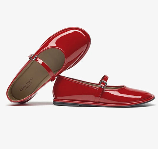 Mary Janes en cuir vernis rouge avec boucle, intérieur cuir et bout rond | SuzzaneMarket