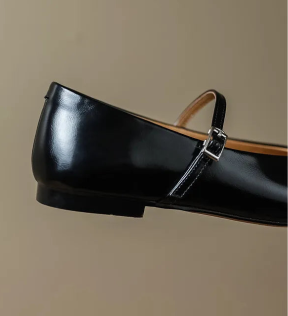 Mary Janes Cuir Lisse - SARAM, ballerines plates, cuir brillant, bride à boucle, noir | SuzzaneMarket