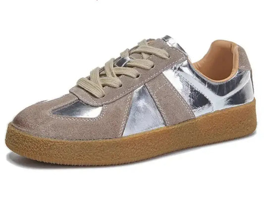 Baskets bi-colore en cuir et suède avec semelle épaisse, lacets, et doublure textile confortable | Suzzanemarket