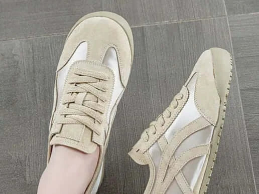 Baskets Cuir Suède et textile soyeux, coloris beige, style classique avec lacets | SuzzaneMarket