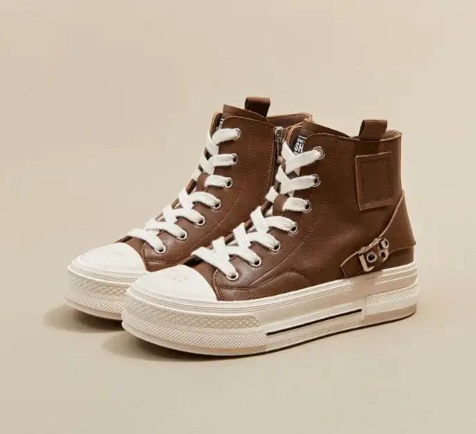 Baskets montantes compensées en cuir marron avec faux lacets et fermeture zipper | SuzzaneMarket