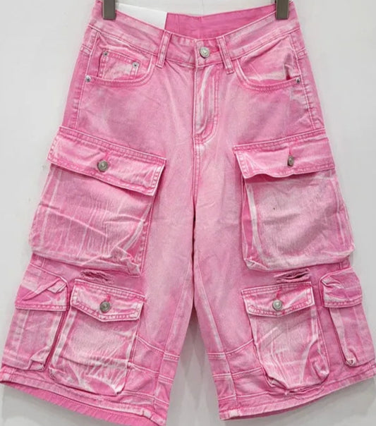 Bermuda cargo denim shorts in pink with multiple pockets, high waist, and a wide fit. Perfect for stylish casual wear | SuzzaneMarket.