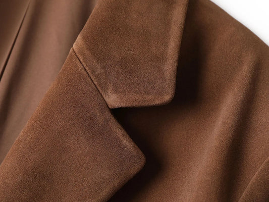 Blazer en daim pleine peau marron, col costume et finition classique | SuzzaneMarket