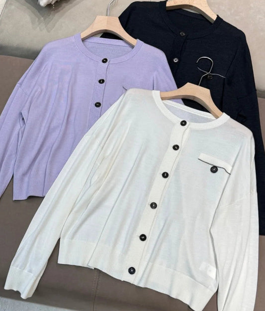 Cardigan Méros et Soie CLAISY in lavender, white, and navy with button closure and loose fit | SuzzaneMarket