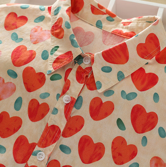 Chemise Coton Batik avec motifs de cœurs rouges et verts, style vintage, manches longues | SuzzaneMarket