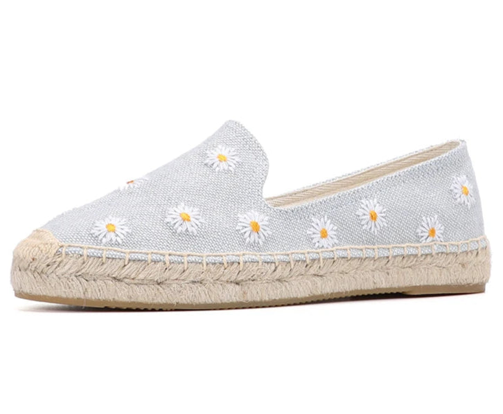 Espadrilles Denim Brodé avec petites fleurs blanches, semelle en chanvre, confort en coton | SuzzaneMarket