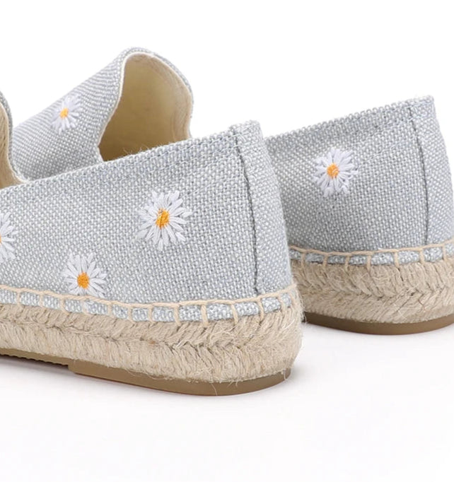 Espadrilles denim brodé petites fleurs, semelle tressée, intérieur en coton - DAISY | SuzzaneMarket