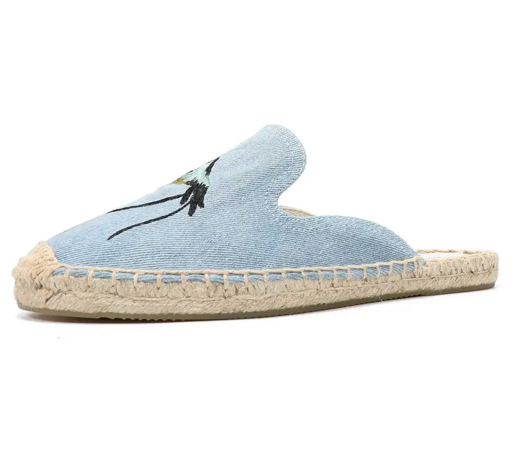 Espadrilles Mules Denim Brodé, Canvas Denim Clair, Broderie décorative, Doublure en Coton, Semelle Chanvre tressé | SuzzaneMarket