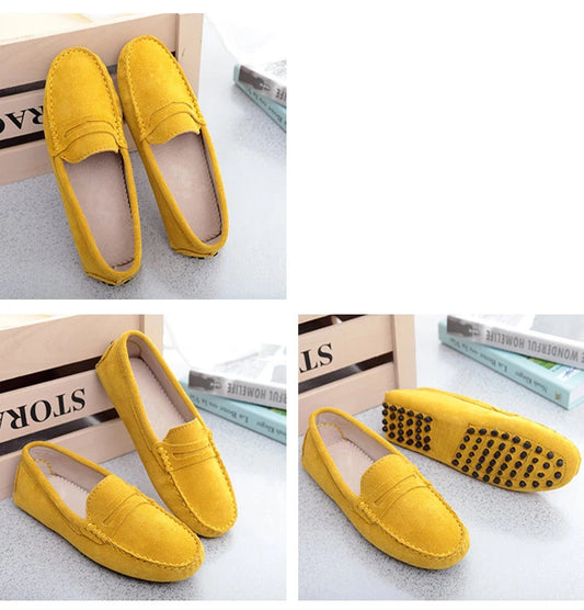 Loafers en cuir suède jaune, semelle intérieure confortable, semelle en caoutchouc. Disponible chez SuzzaneMarket.