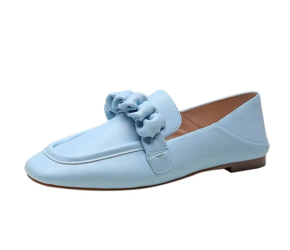Loafers Souples Cuir en bleu avec décoration en tulle, confortables et élégants | SuzzaneMarket