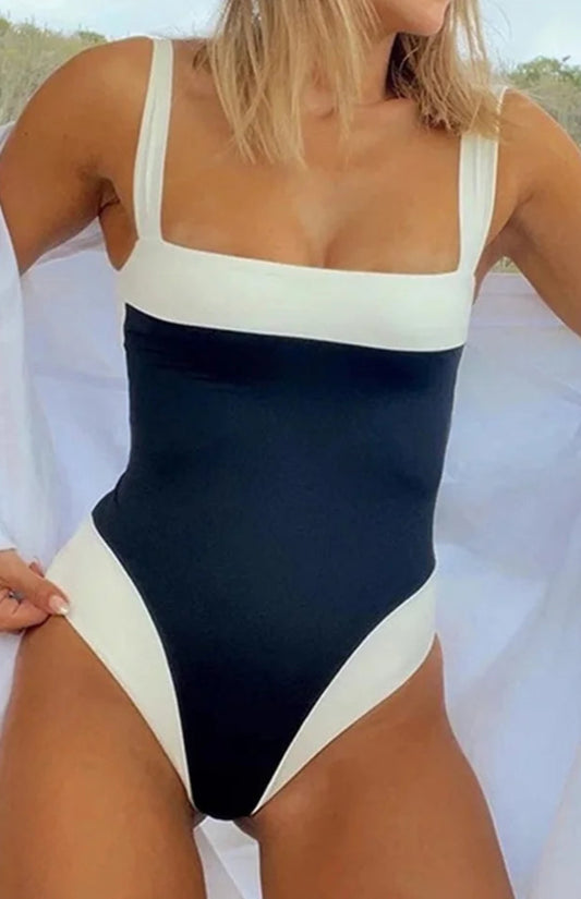 Maillot une pièce nageur bi-colore avec décolleté carré, large bretelles, et culotte non échancrée |SuzzaneMarket