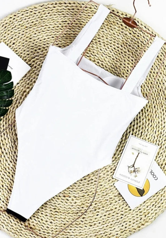 Maillot de bain une pièce blanc avec décolleté carré et bretelles larges | SuzzaneMarket