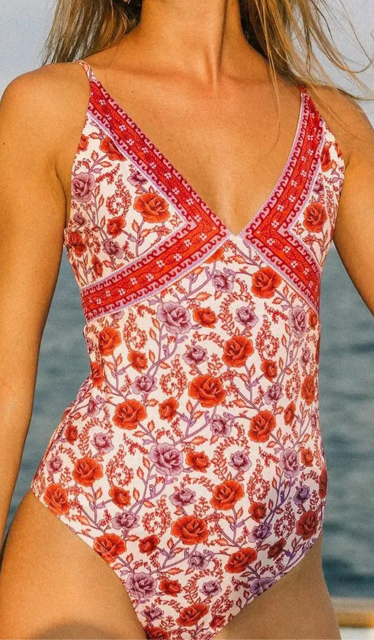Femme en maillot de bain une pièce triangle, motif floral, sans armature, tailleur standard. | SuzzaneMarket