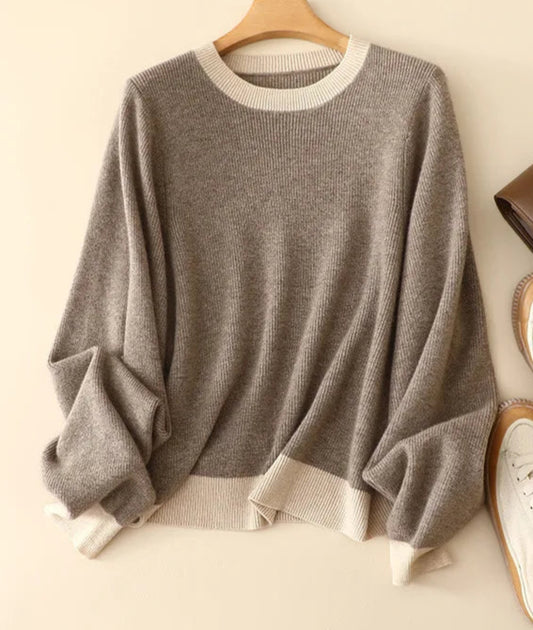 Pull Cachemire bi-colore en 100% cachemire, coupe loose fit, gris clair et blanc | SuzzaneMarket