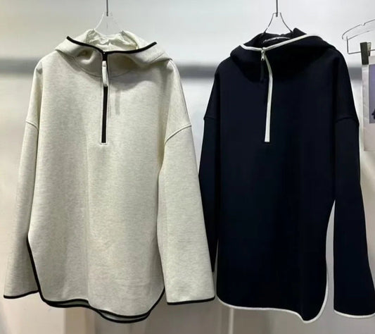 Hoodie Coton Doux en coton doux, coupe régulière, disponible en deux couleurs | SuzzaneMarket