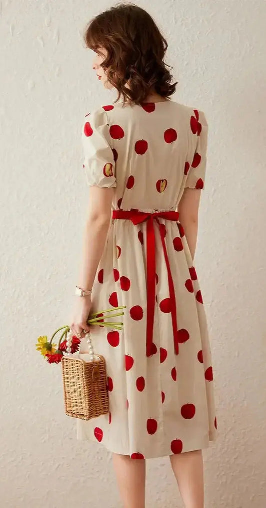 Robe Fraiche Coton à pois rouges, taille haute, manches bouffantes, parfaite pour l'été |SuzzaneMarket