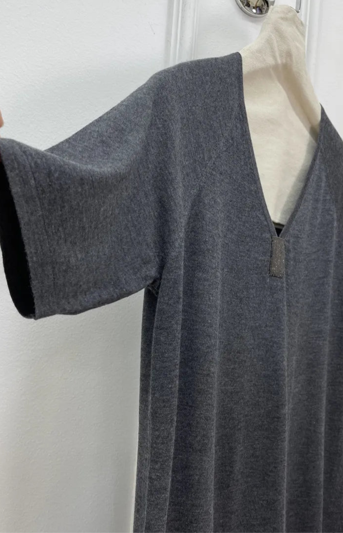 Robe Fine Laine & Soie gris, col en V, manches courtes, style fluide |SuzzaneMarket