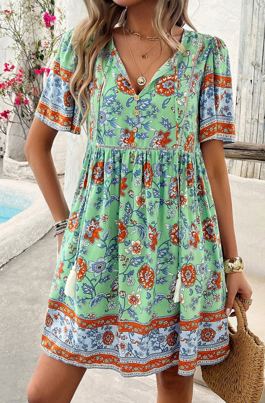 Robe légère d'été en rayonne de coton, courte et fleurie, encolure V, couleurs lumineuses | SuzzaneMarket.