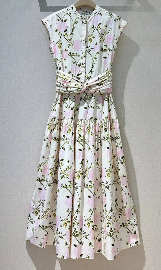 Robe longue en popeline avec ceinture, manches courtes, col rond, motif floral. | SuzzaneMarket