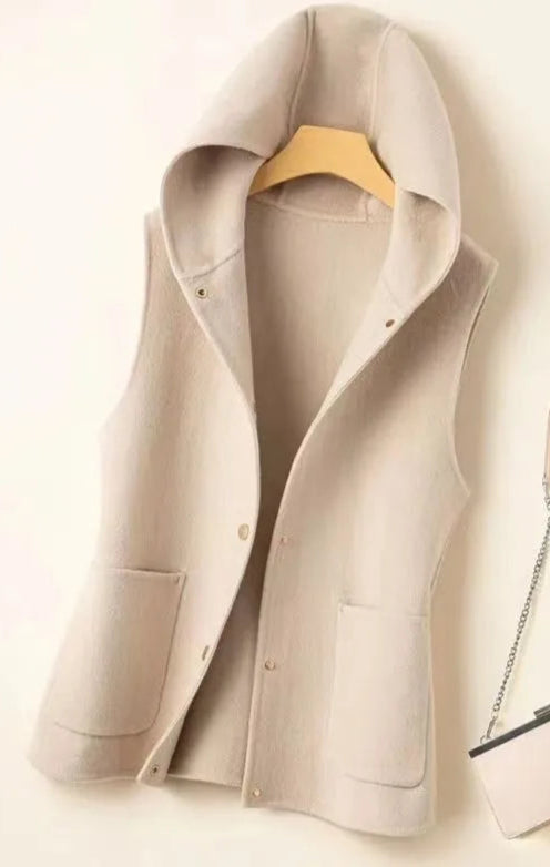 Veste tissage laine beige avec capuche, fermeture pressions, coupe droite regular | SuzzaneMarket
