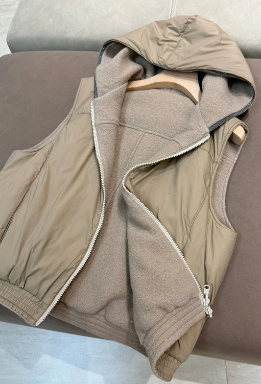 Veste Réversible Deux Matières ZELIS, sans manche, à capuche, couleur beige, ultra-confortable | SuzzaneMarket